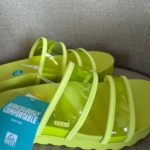 Brand NEW w tags! Womens Reef Vista Hi Energy Platform Sandal, S-9, green. - Picture 3 of 6